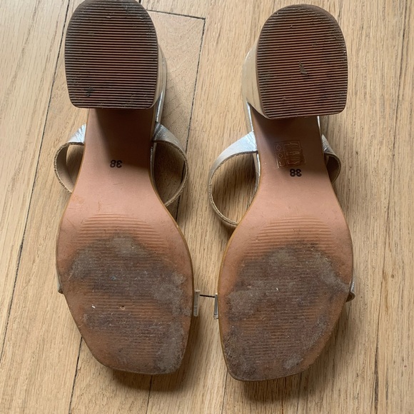 L’INTERVALLE silver block heel sandals size 38 - Picture 3 of 3